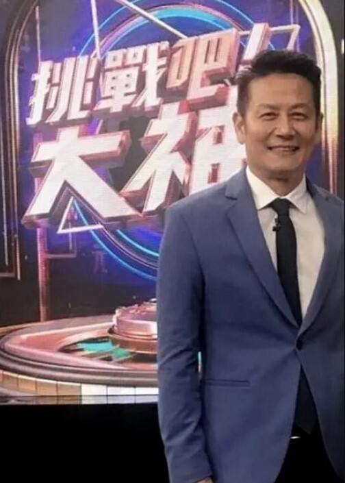 【漂亮大奶小姐姐】鸡吧洗了没有有股味 皮肤白皙身材丰满 在家被小哥哥无套狂怼 爽叫不停 内射 - 99免费看片