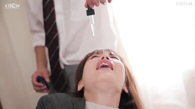 【中文字幕】キメセク女教师奴隷 仆を助けてくれる先生がいじめっこの肉便器になっているのを见て痛勃起した。 入田真绫